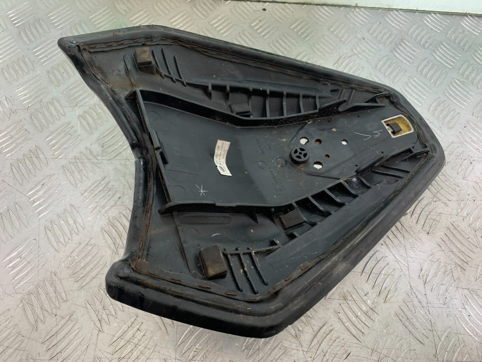 KTM RC125 RC 125 REAR SEAT  YEAR 2017-2022 (CMB 1244)