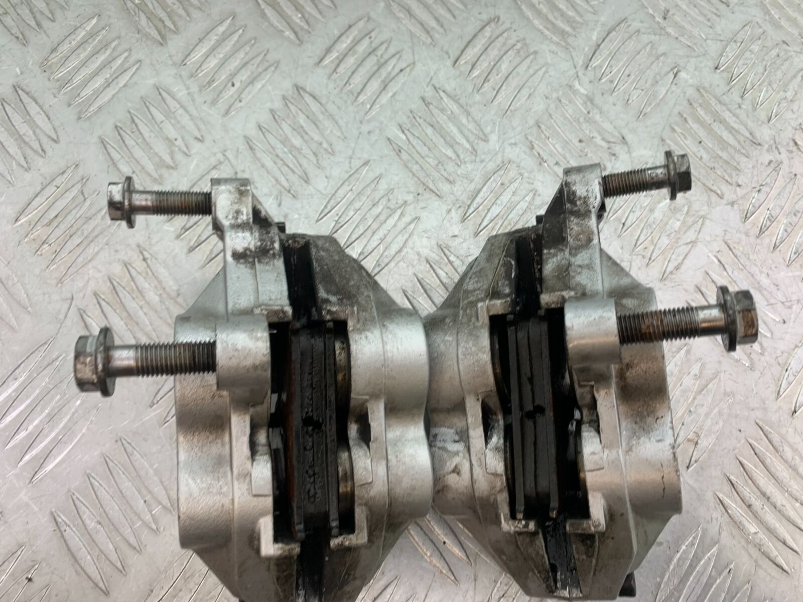 TRIUMPH THUNDERBIRD 1600 FRONT BRAKE CALIPERS  YEAR 2011 (CMB1107)