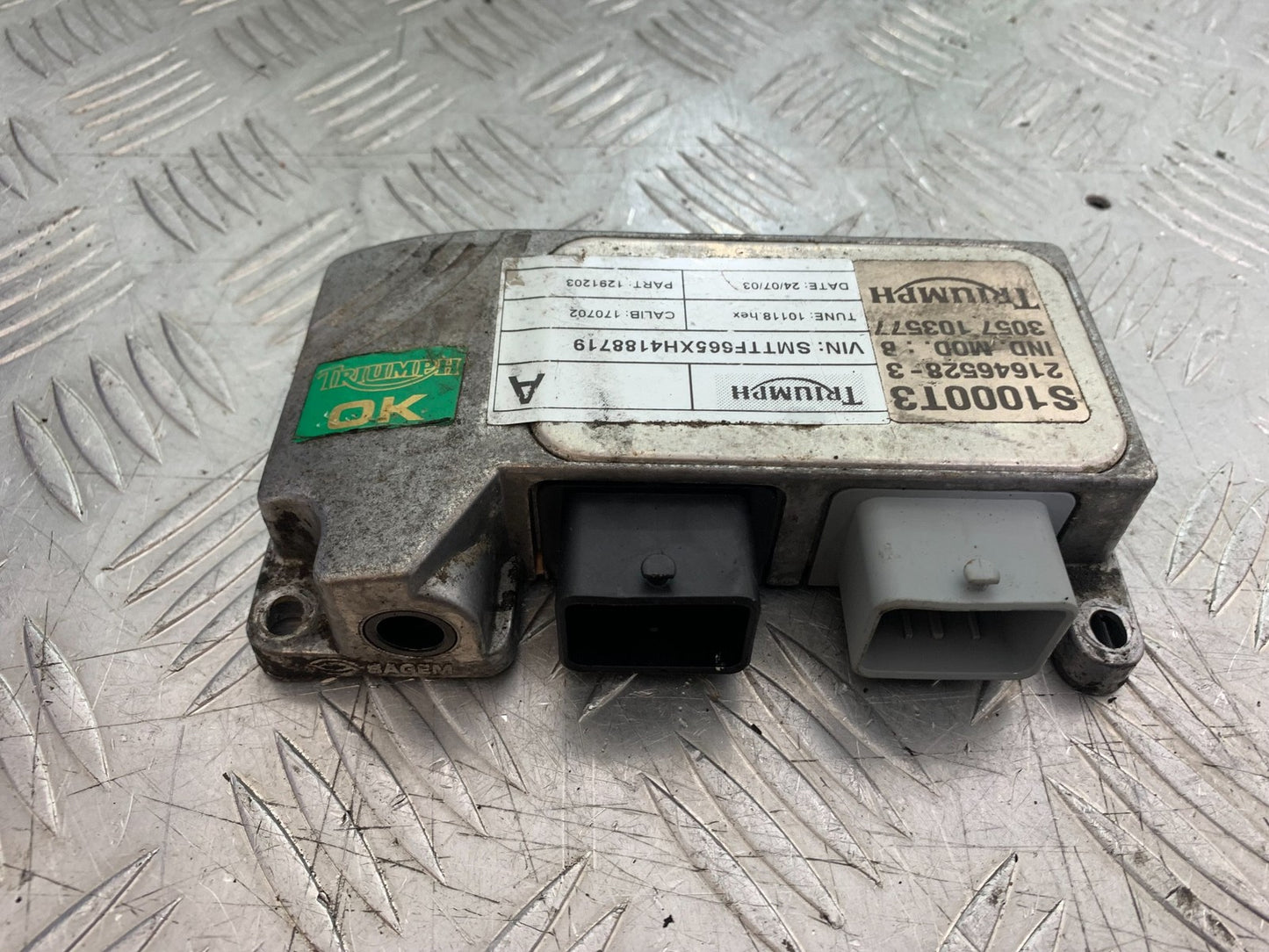 TRIUMPH 955i SPRINT ST ECU YEAR 1999-04 (CMB1230)