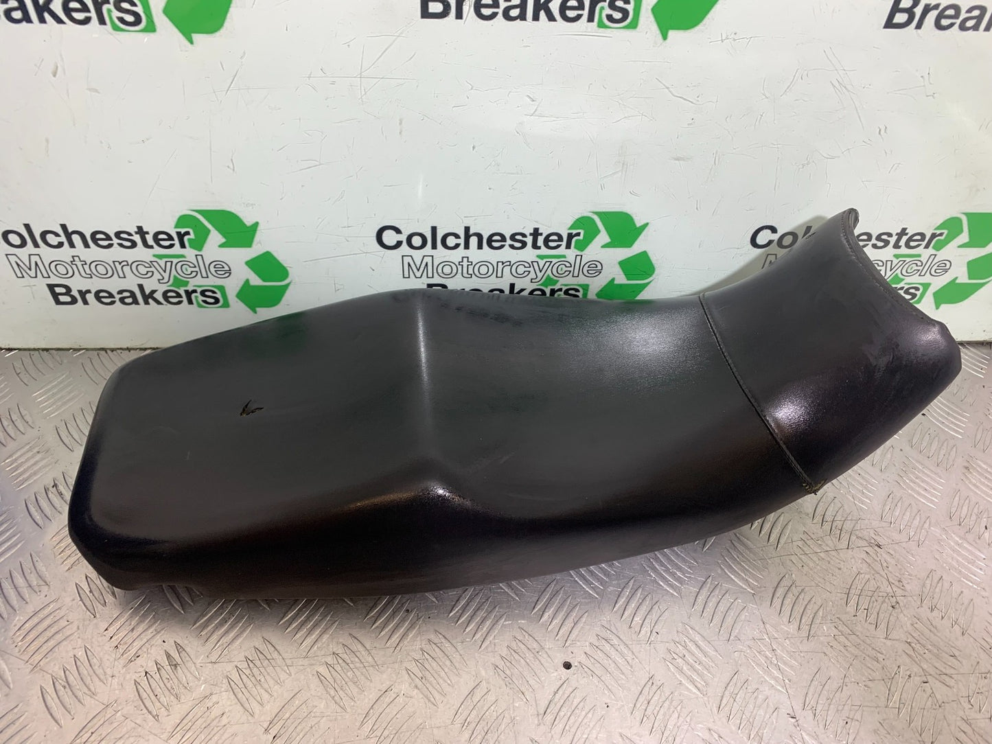 TRIUMPH TROPHY 900 SEAT  YEAR 1991-95 (CMB1251)