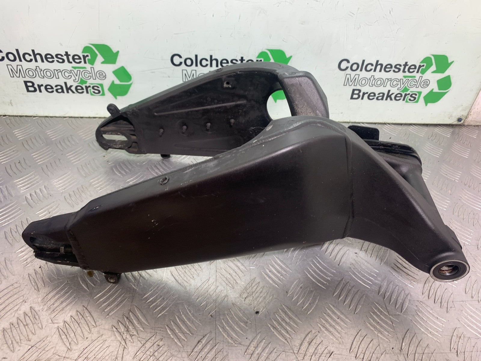KAWASAKI ZX10R ZX10 R SWINGARM  2008-2010 (CMB1206)