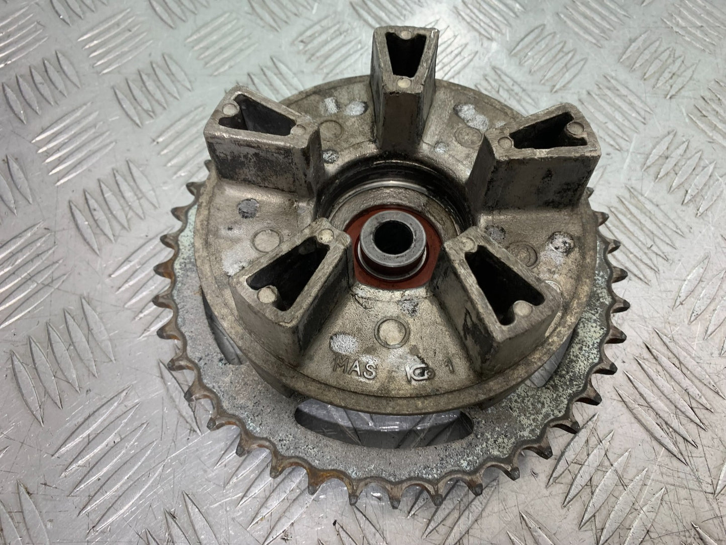 HONDA CB600 CB 600 HORNET SPROCKET CARRIER  YEAR 1998-2002 (CMB1297)