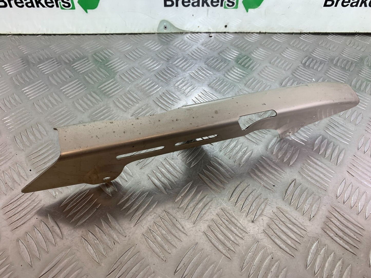 KAWASAKI ZR 750 ZEPHYR CHAIN GUARD YEAR 1991-95 (CMB1008)
