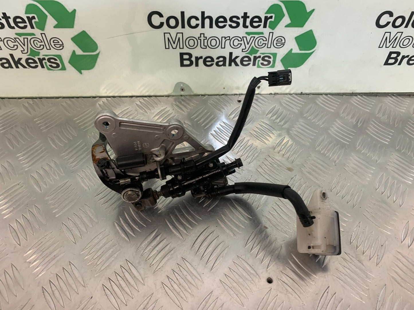HONDA CBR650 R CBR 650R FRONT RIGHT HANGER AND PEG   YEAR 2019-2020 (STOCK 952)