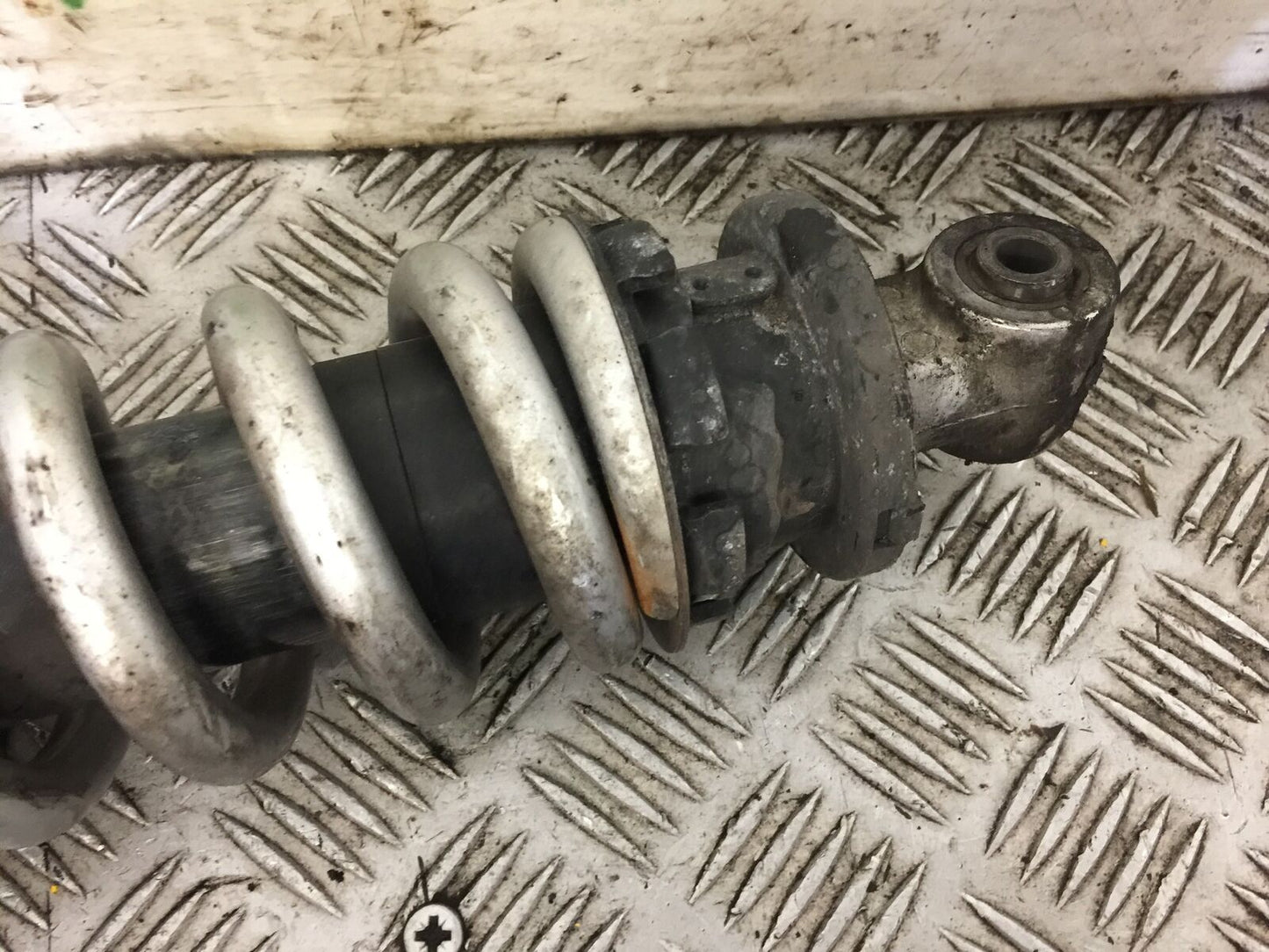 HONDA CB650 F CB 650 FA-E REAR SHOCK   YEAR 2014-2017 STOCK 609