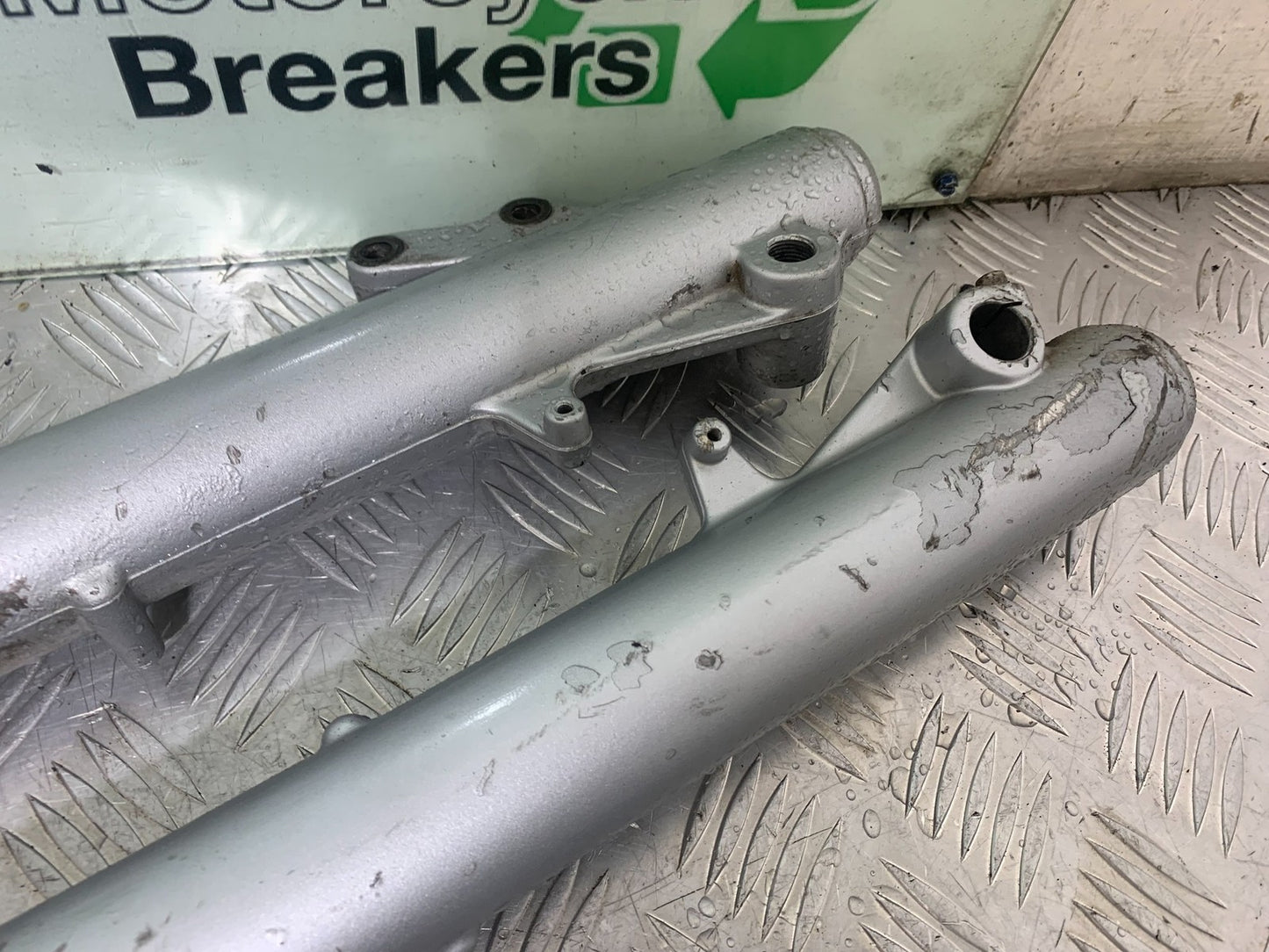 APRILIA 650 PAGASO STRADA FORKS   YEAR 2005-2010 (CMB1260)