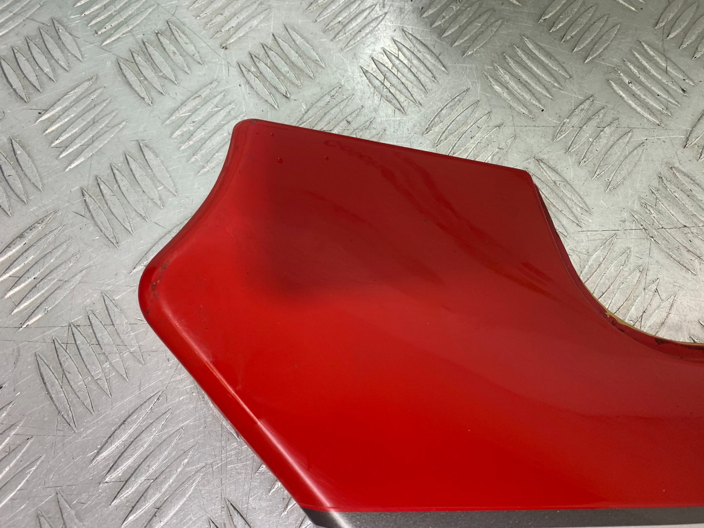 KAWASAKI GPZ600 GPZ 600 LEFT SEAT PANEL YEAR 1988-90  (CMB1258)