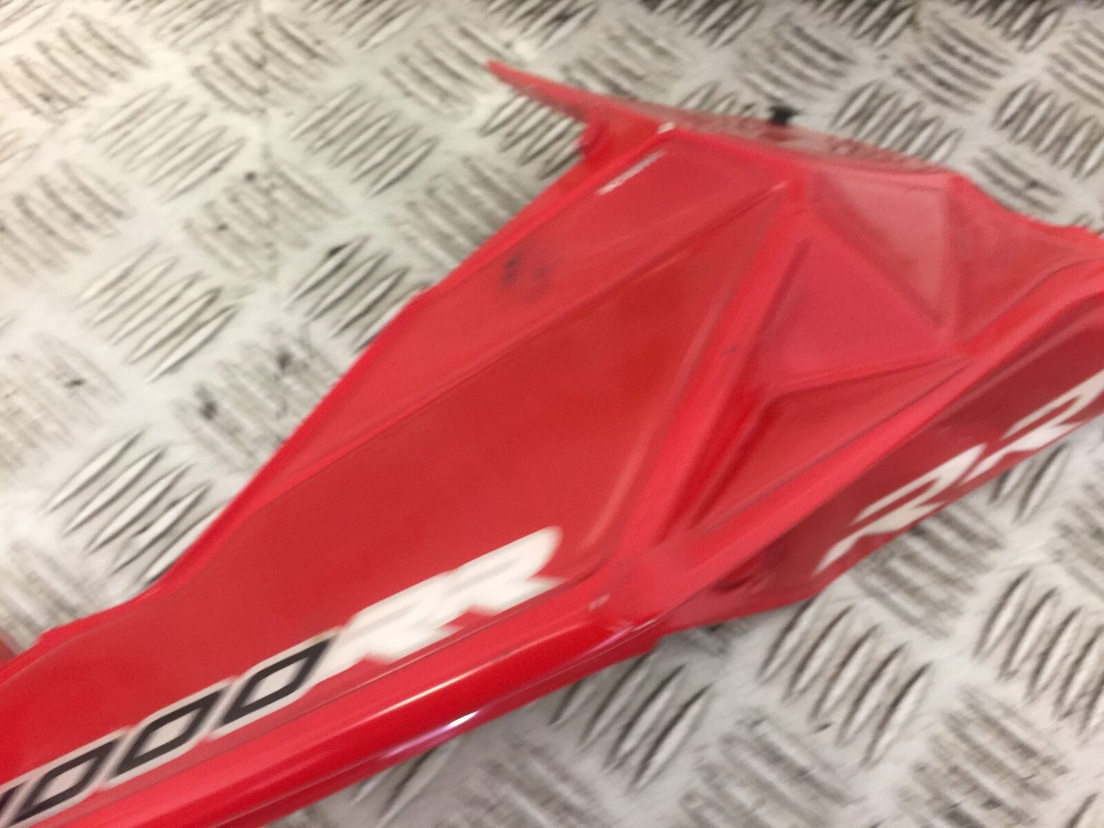 BMW S1000 RR RIGHT SEAT SIDE PANEL YEAR 2015 STOCK (476)