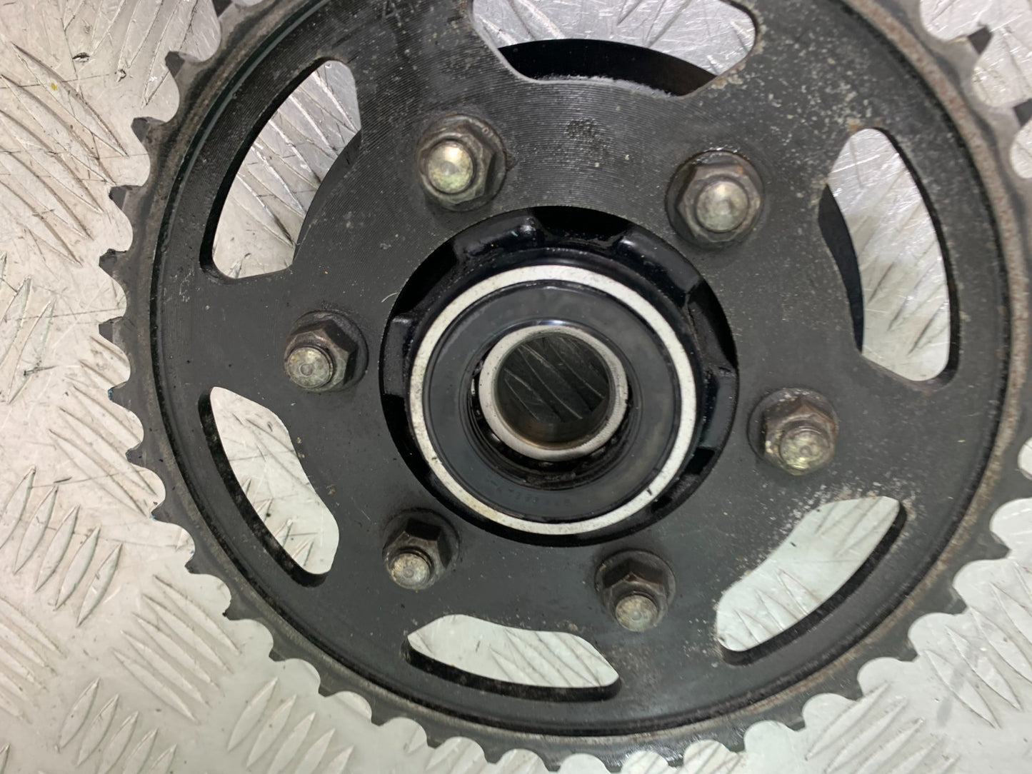 KAWASAKI ZX9R ZX9 R SPROCKET CARRIER  YEAR 1998-1999 (CMB1329)