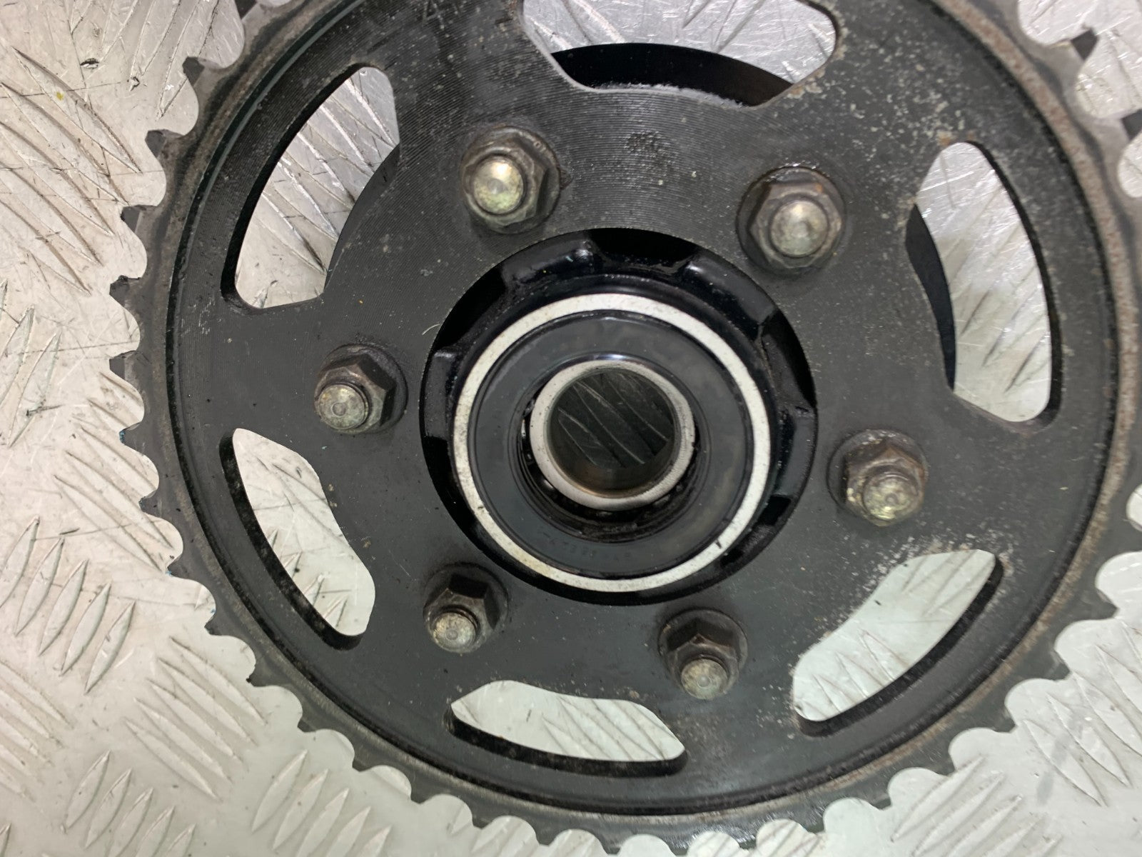 KAWASAKI ZX9R ZX9 R SPROCKET CARRIER  YEAR 1998-1999 (CMB1329)