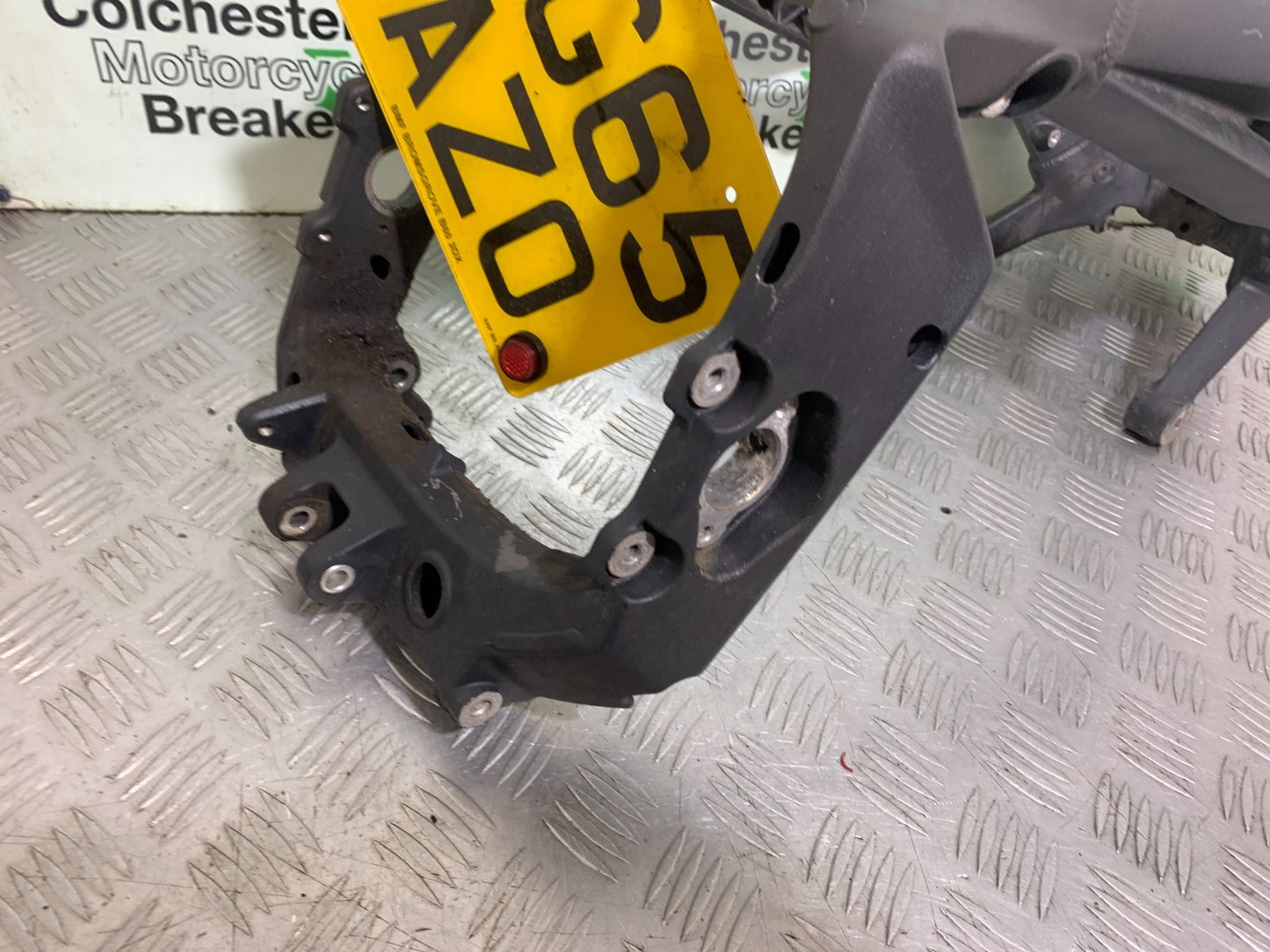 TRIUMPH 675 STREET TRIPLE RX FRAME REG LOG BOOK   2015-2017 (CMB1299)