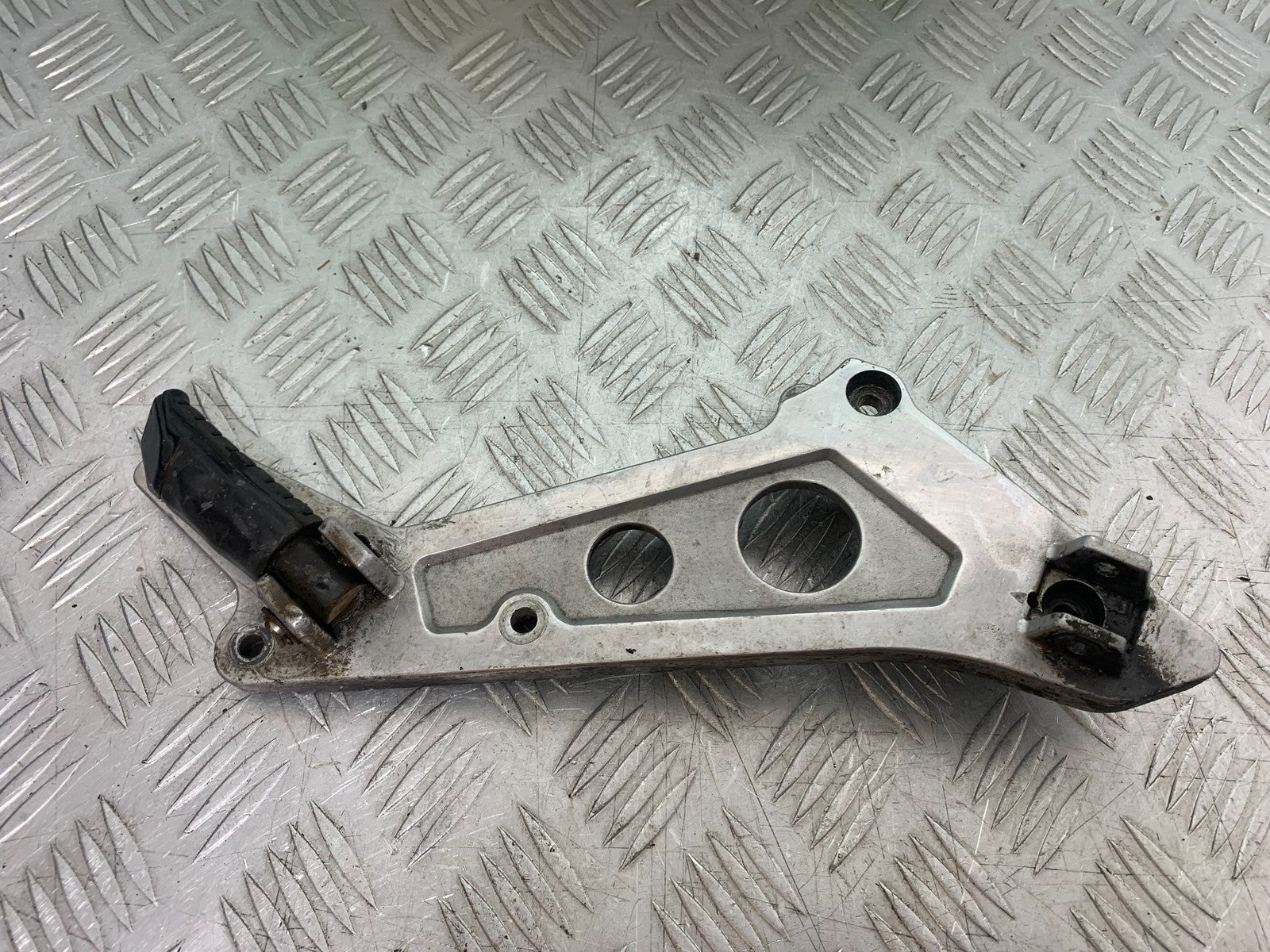 HONDA NTV 600 REVERE RIGHT HANGER  YEAR 1988-1996  (CMB1281)