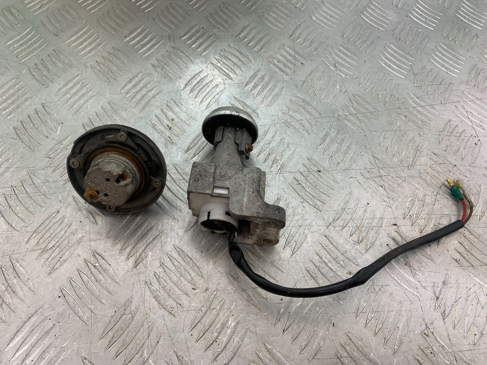 YAMAHA XMAX 125 XMAX-125 LOCKS AND KEY   YEAR 2015-2020  (CMB1266)