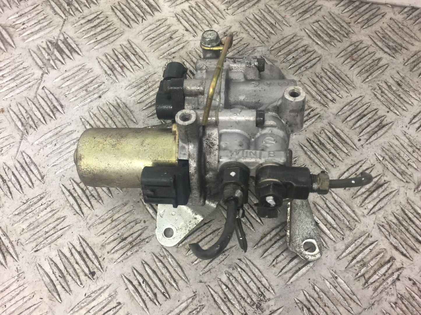 HONDA VFR800 VFR 800 V TEC FRONT ABS PUMP   YEAR 2003 (ABS) STOCK 304