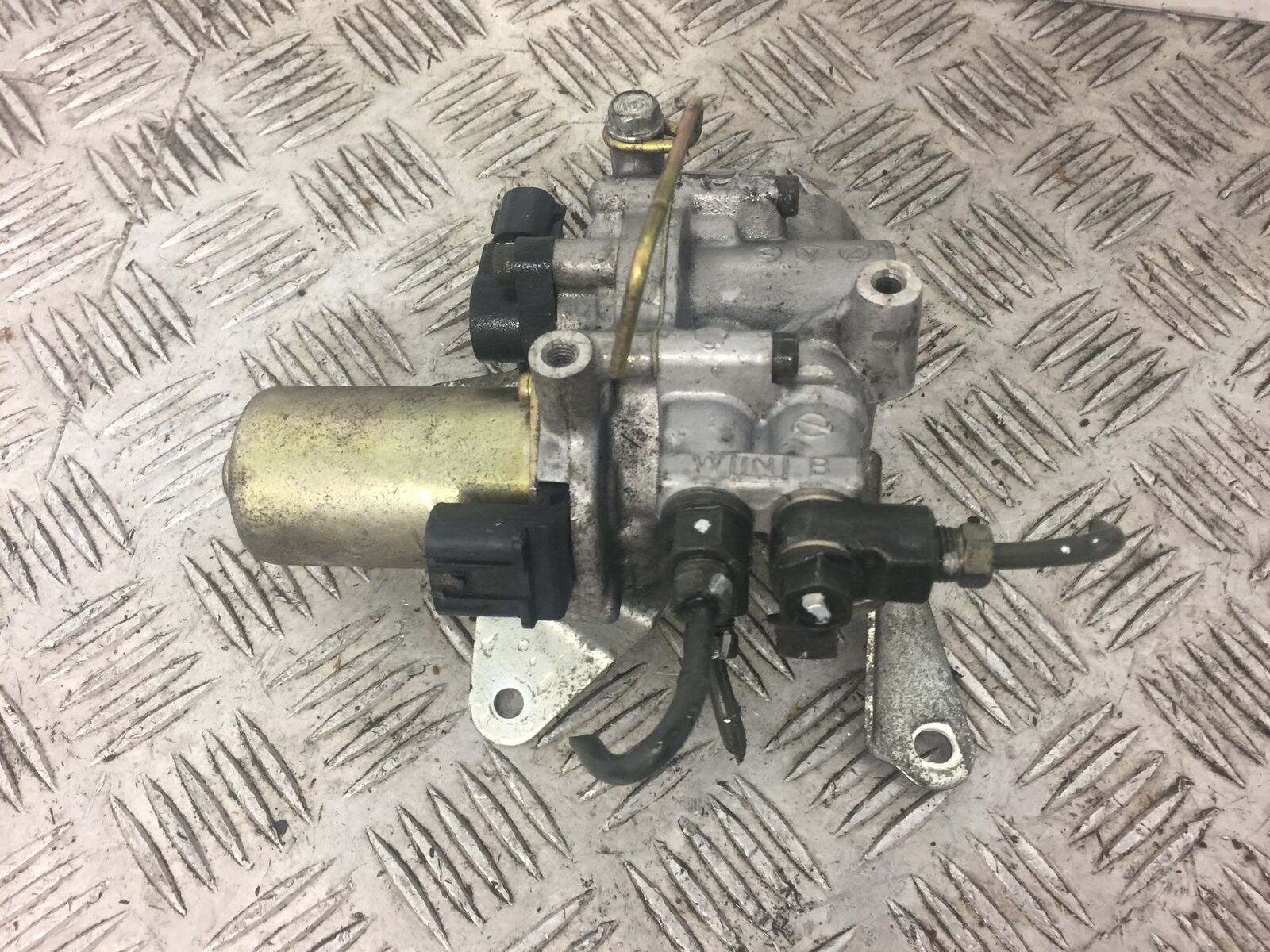 HONDA VFR800 VFR 800 V TEC FRONT ABS PUMP   YEAR 2003 (ABS) STOCK 304