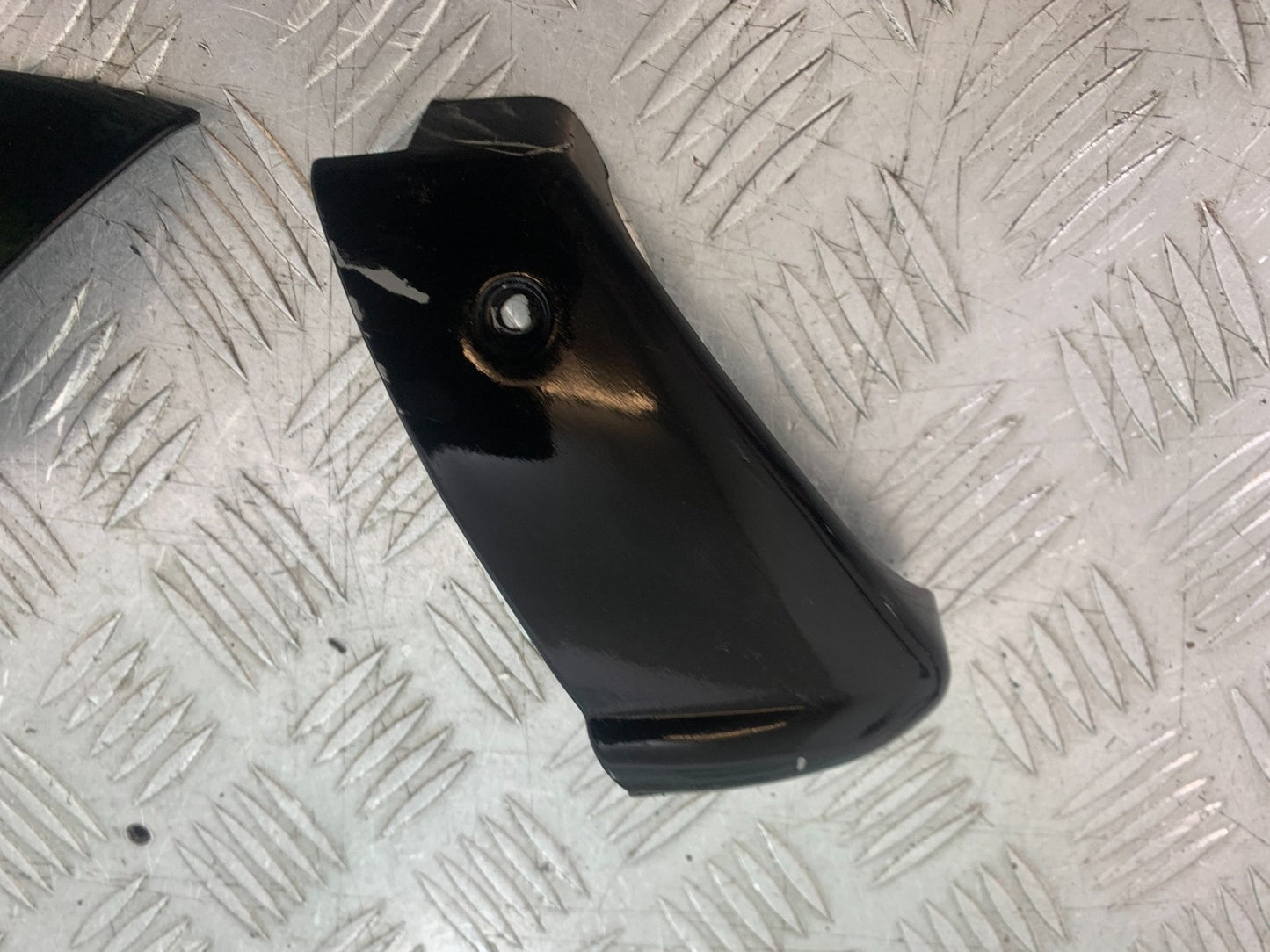 PIAGGIO VESPA GTS 125 LEFT & RIGHT INFILLS  YEAR 2009-14  (CMB1261)