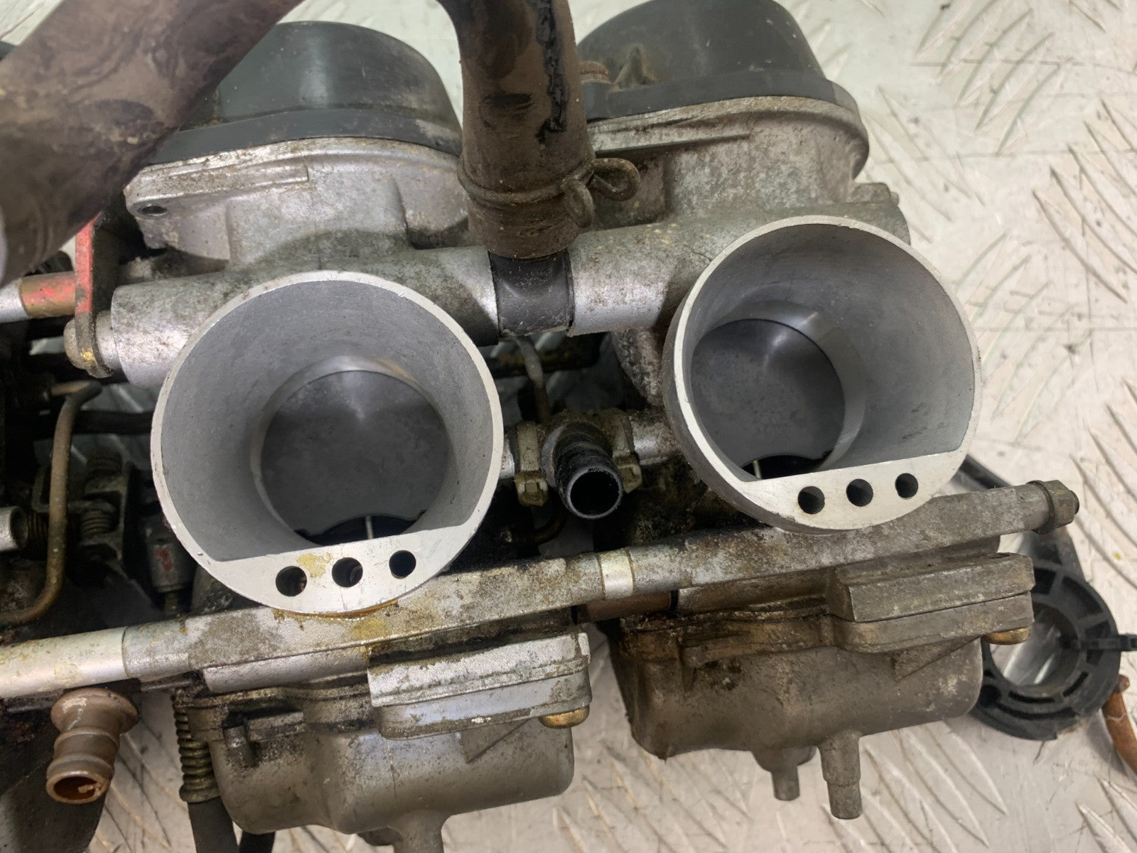 SUZUKI RF900 RF 900 CARBS YEAR 1994-1999 CMB1326
