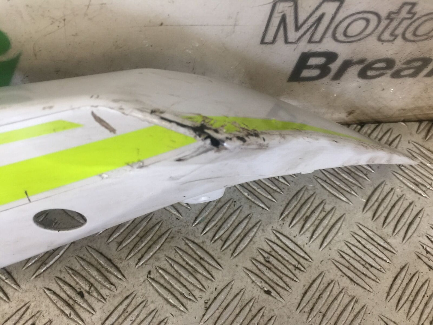 KAWASAKI Z125 Z 125 LEFT SEAT PANEL    2018-2020 (STOCK 743)