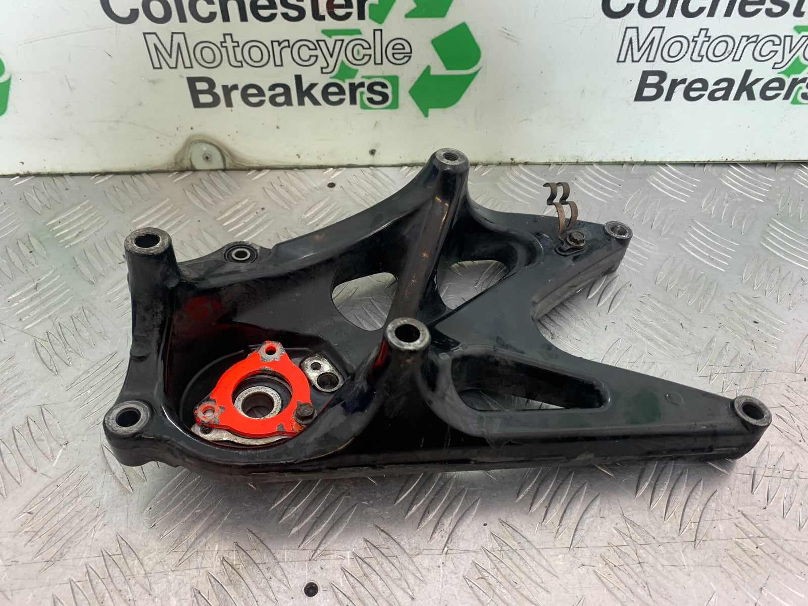 YAMAHA XMAX 125 XMAX-125 EXHAUST BRACKET YEAR 2015-2020  (CMB1266)