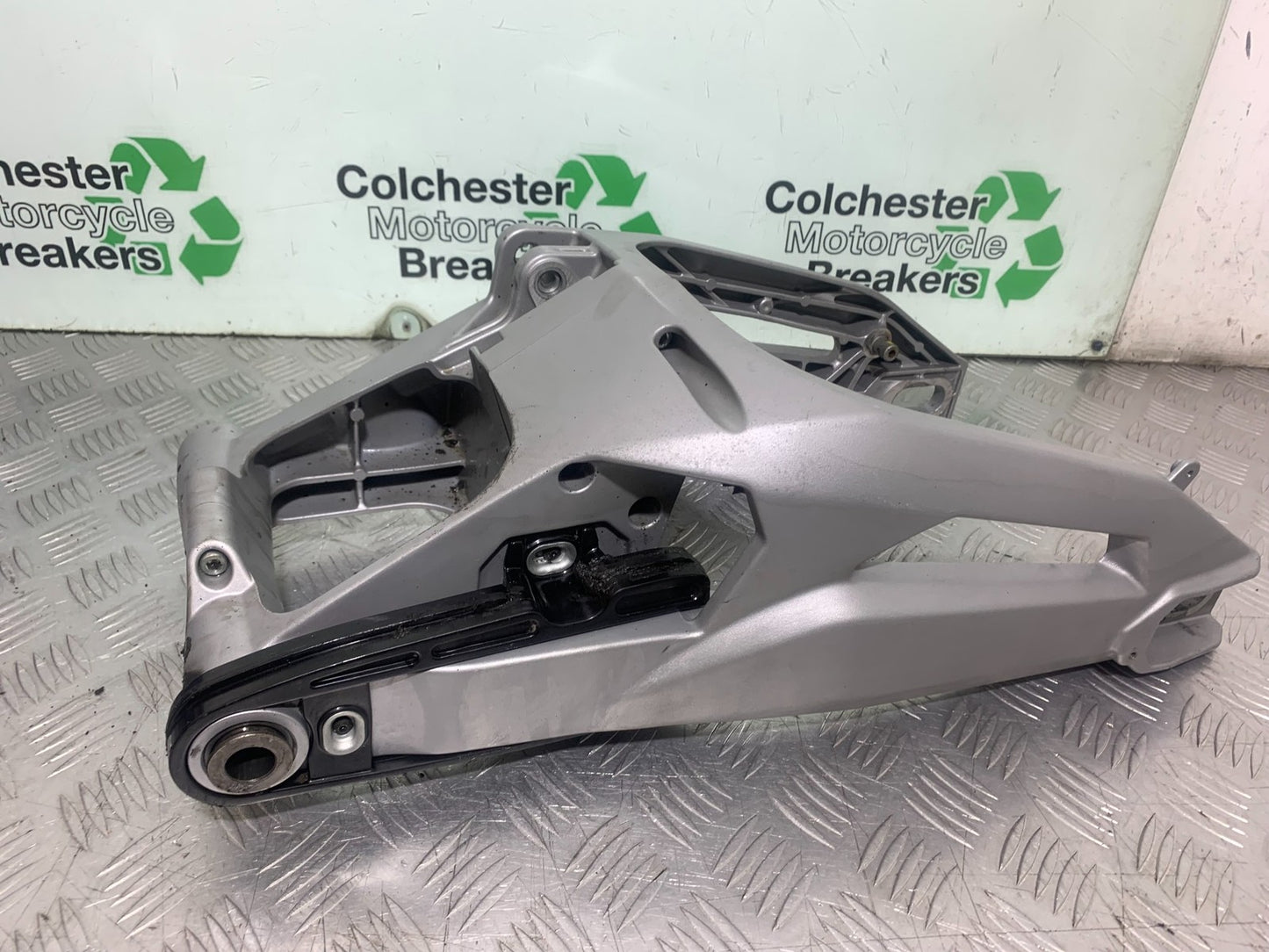 APRILIA SL750 SL 750 SHIVER SWINGARM YEAR 2008-2016 (CMB1242)