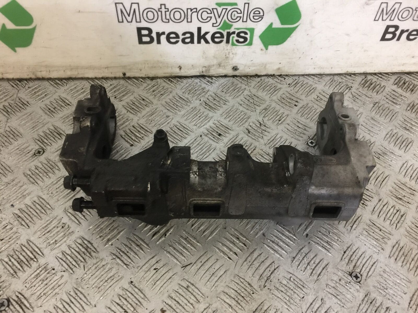 HONDA CBR929 FIREBLADE ENGINE BRACKET  YEAR 2000-01  (STOCK 683)