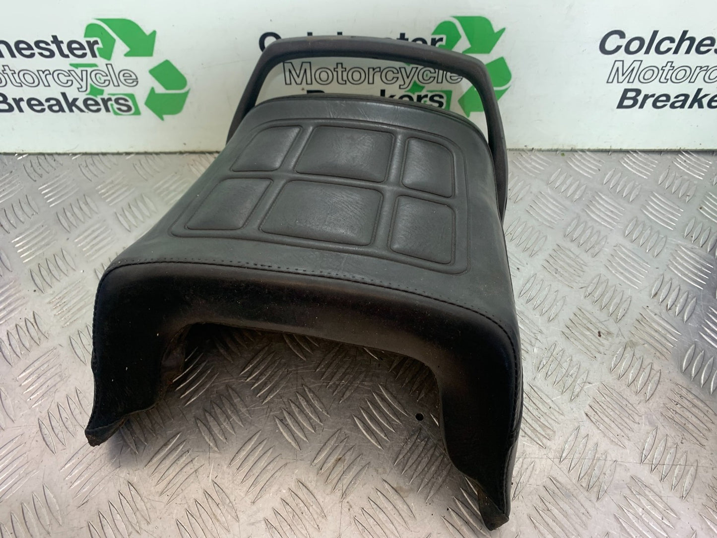 HONDA GL500 GL 500 SILVERWING REAR SEAT AND GRAB RAIL   YEAR 1981-82  (CMB1168)