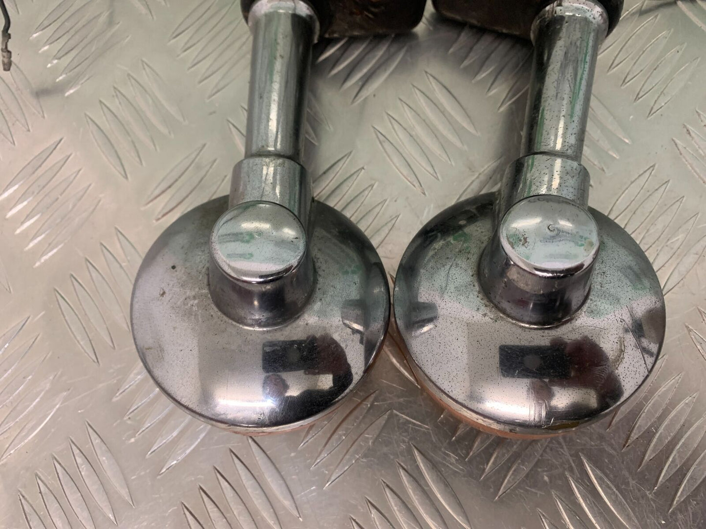 SUZUKI GS750 E GS 750E REAR INDICATORS AND BRACKETS  YEAR 1979  (STOCK 959)