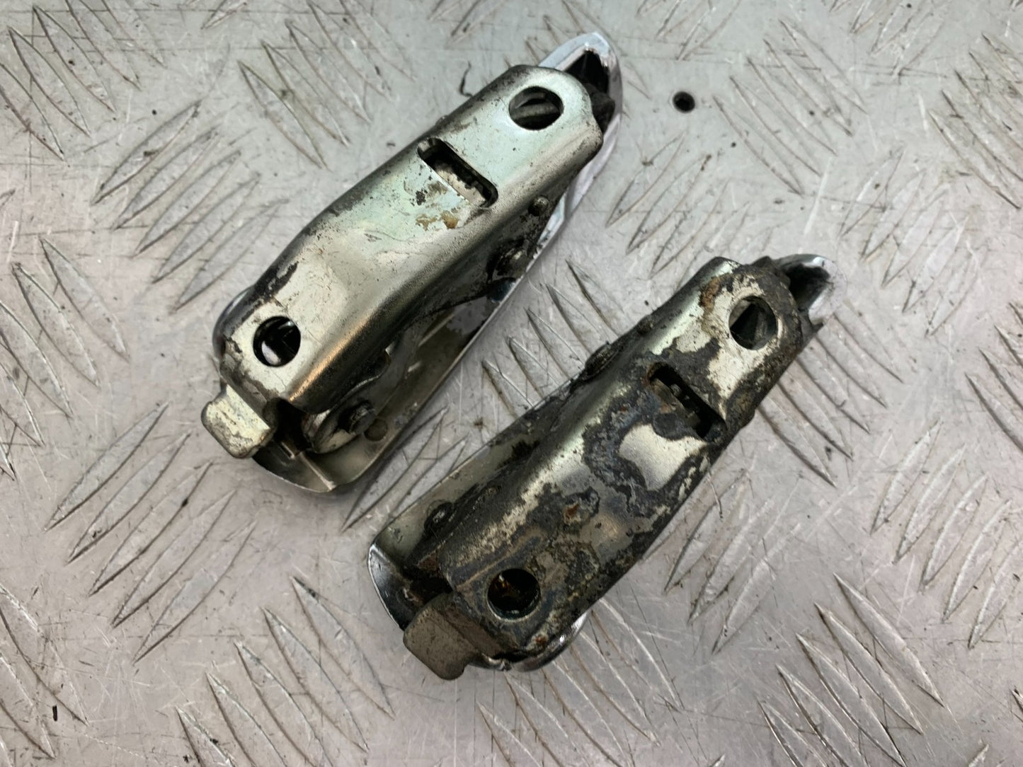 PIAGGIO VESPA GT125 L FOOTPEGS   YEAR 2003 (CMB1300)