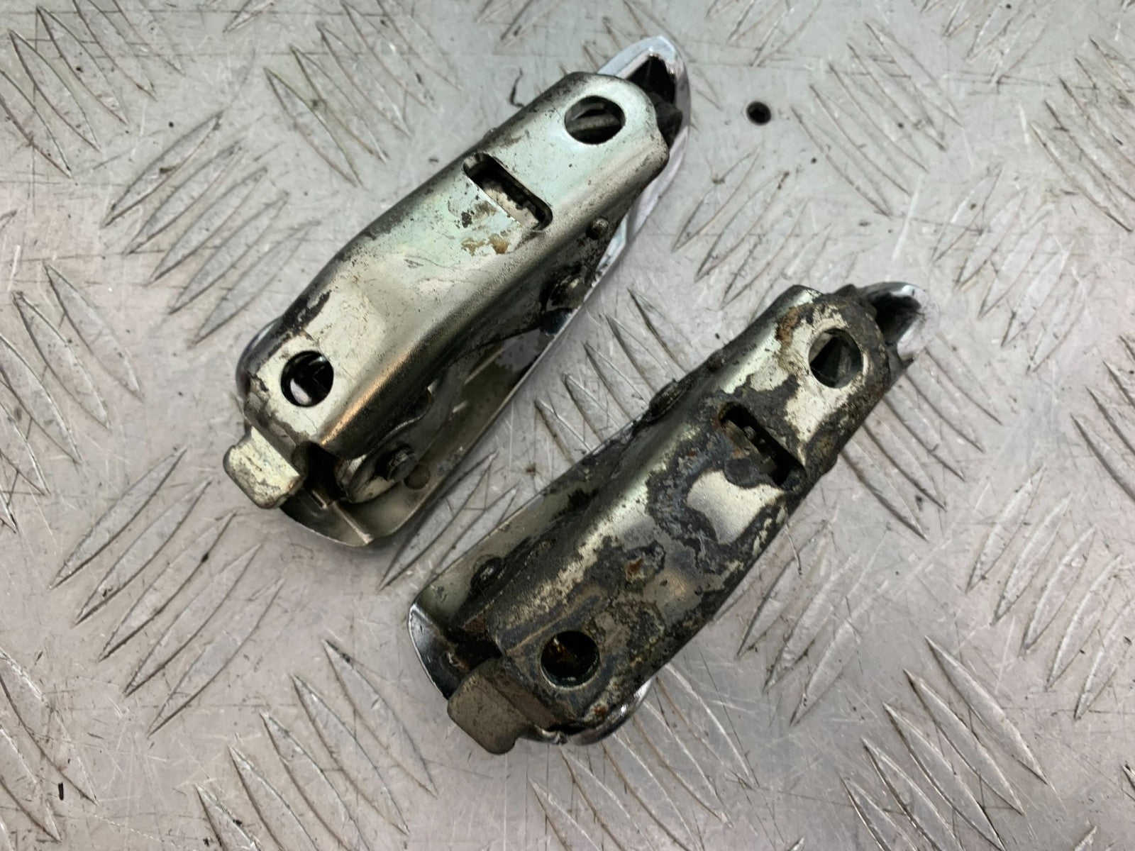 PIAGGIO VESPA GT125 L FOOTPEGS   YEAR 2003 (CMB1300)