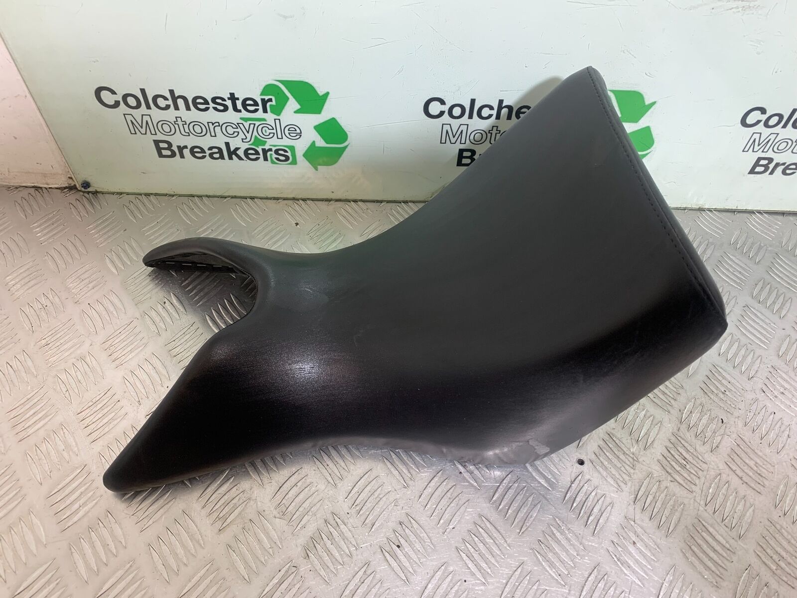 TRIUMPH TIGER 800 FRONT SEAT  YEAR 2011-2014 (CMB1113)
