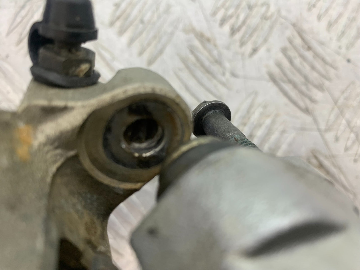 KAWASAKI KXF450 KXF 450 FRONT BRAKE CALIPER (SOLD AS PARTS)   YEAR 2013 CMB1217)