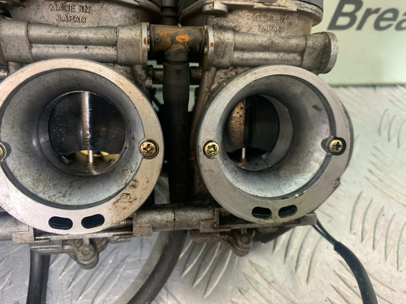 YAMAHA YZF1000 THUNDERACE CARBS  YEAR 1997-2000 (CMB1204)