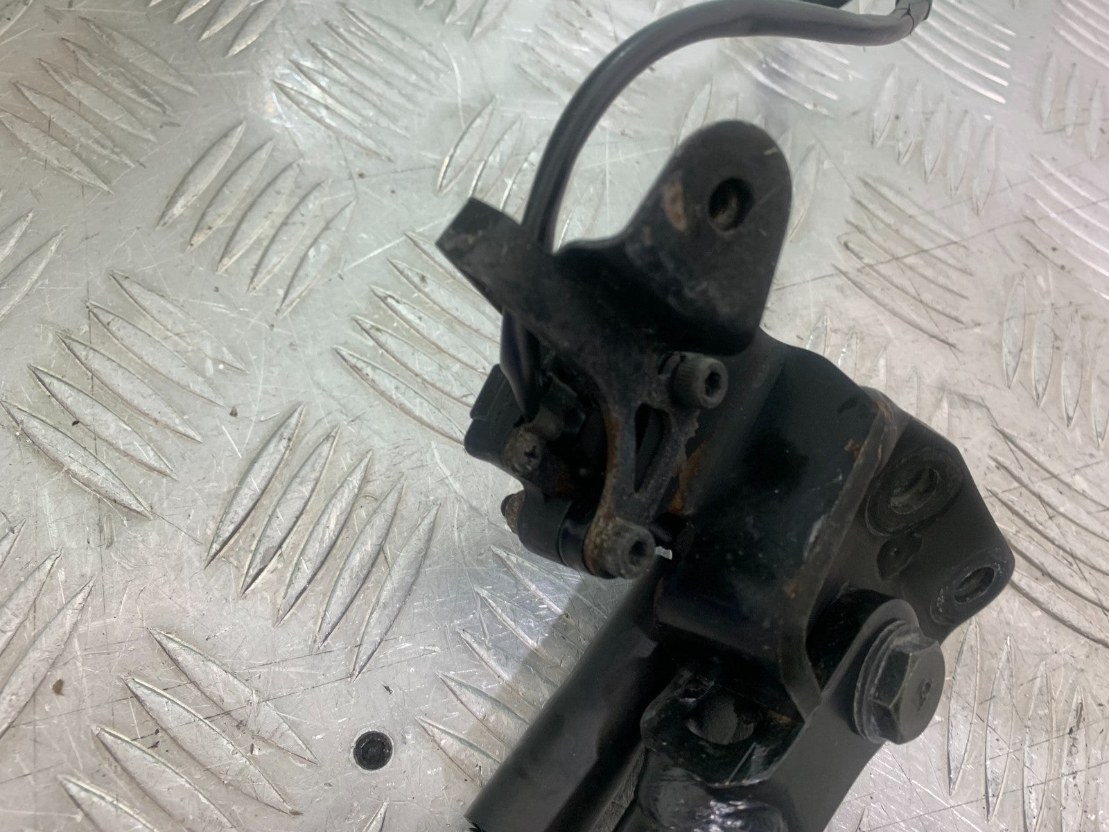 YAMAHA YZF R7 SIDE STAND AND BRACKET YEAR 2022-2025 (CMB1255)
