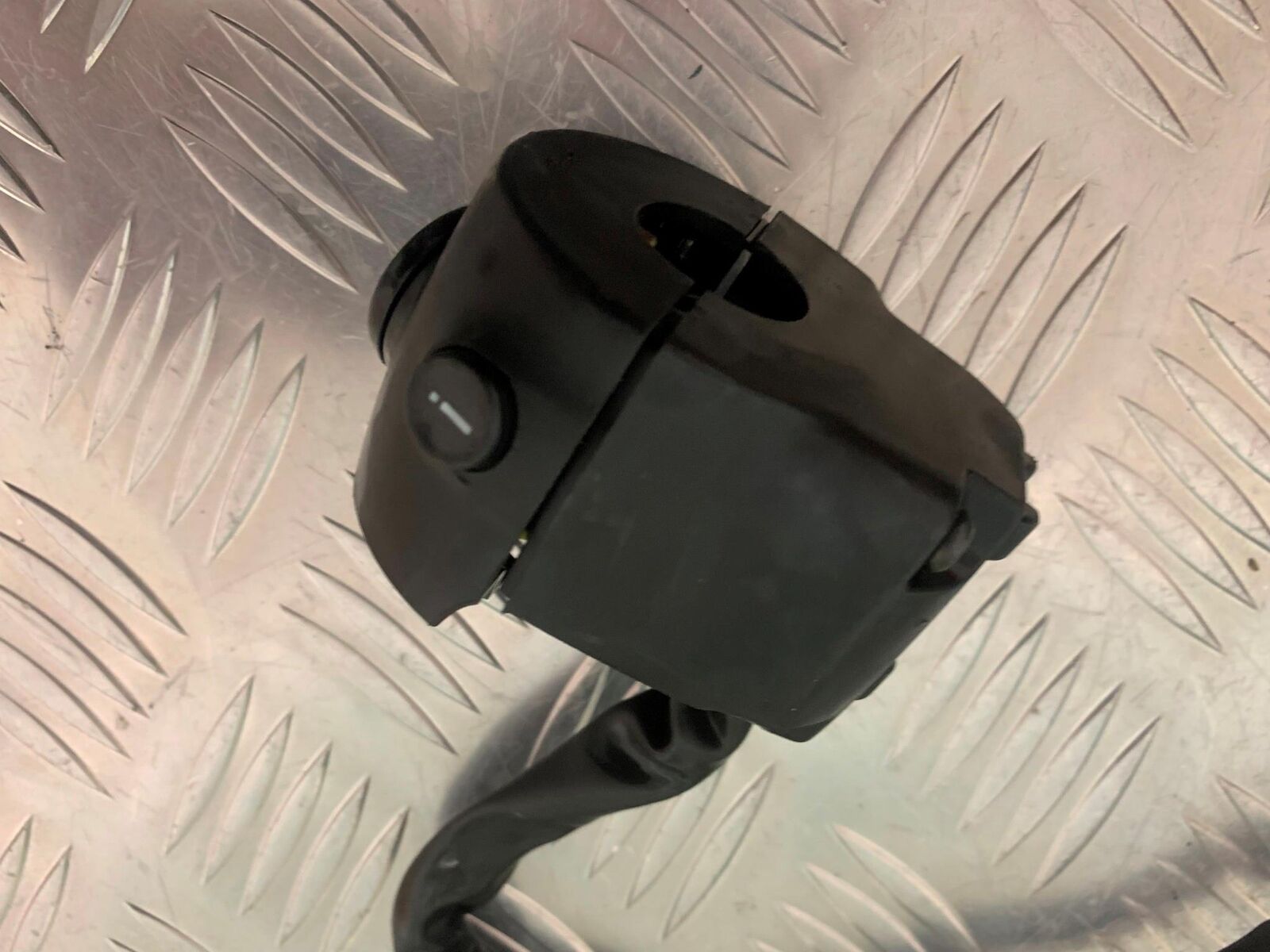 ROYAL ENFIELD 350 CLASSIC LEFT SWITCH GEAR  YEAR 2022 (STOCK 967)