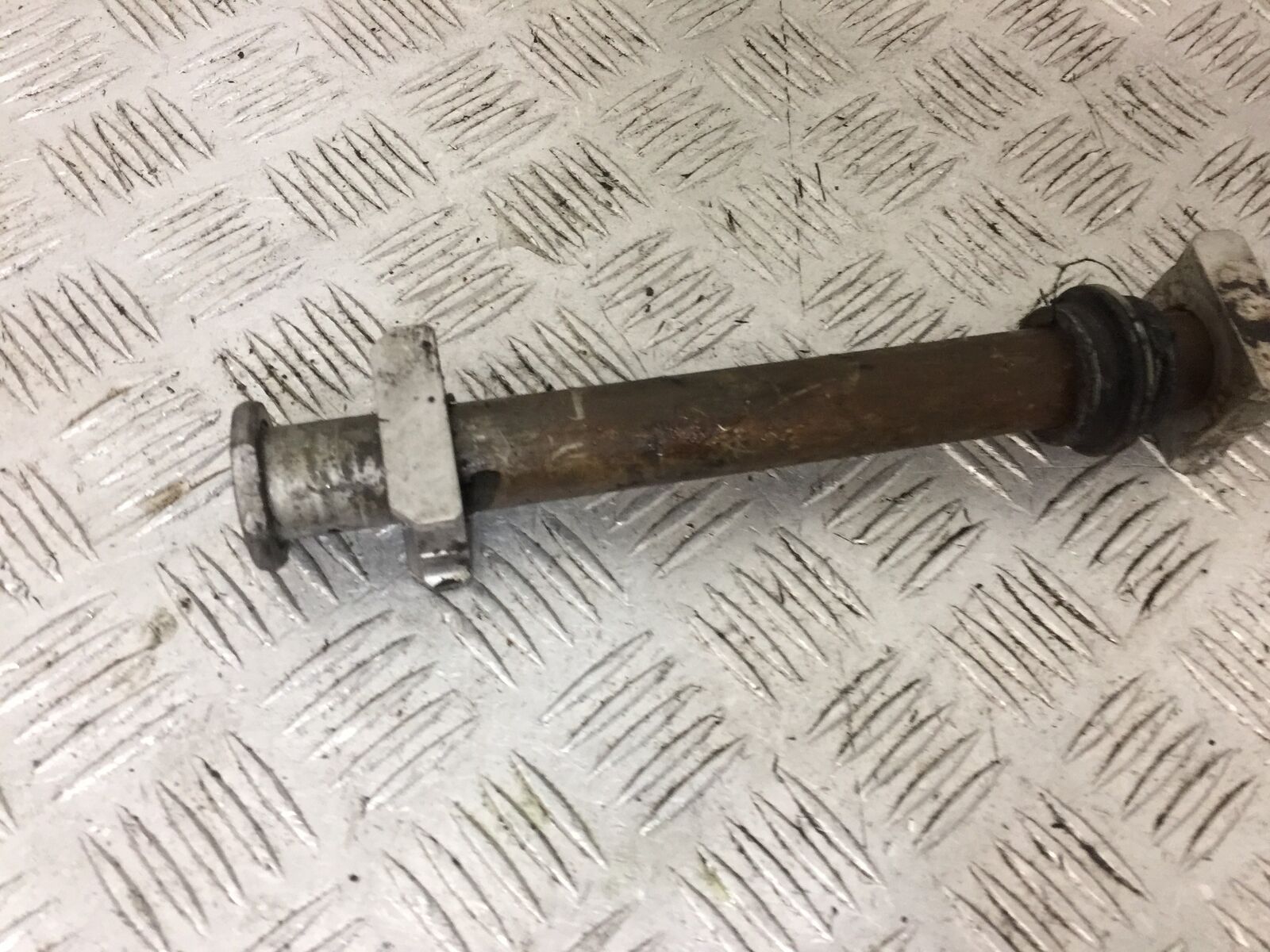 HONDA CBR600 CBR 600 RR REAR WHEEL SPINDLE   YEAR 2009-2012 (STOCK 804)