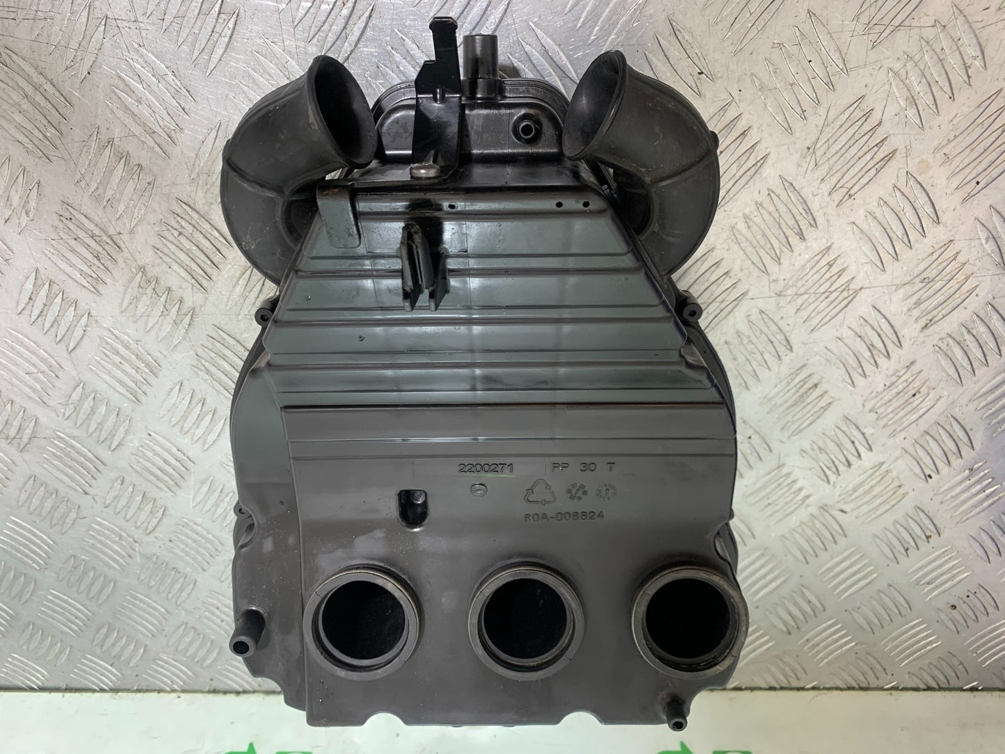 TRIUMPH SPEED TRIPLE R 1050 AIRBOX   2009 (CMB1183)