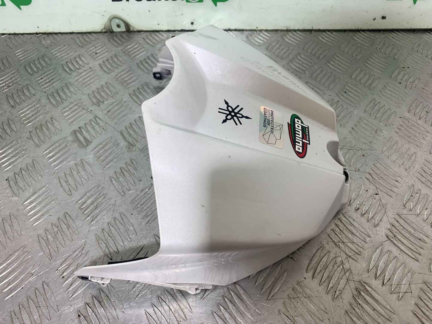 YAMAHA YZF R1 14 B BIG BANG PETROL TANK COWL   2009-14 (CMB1175)