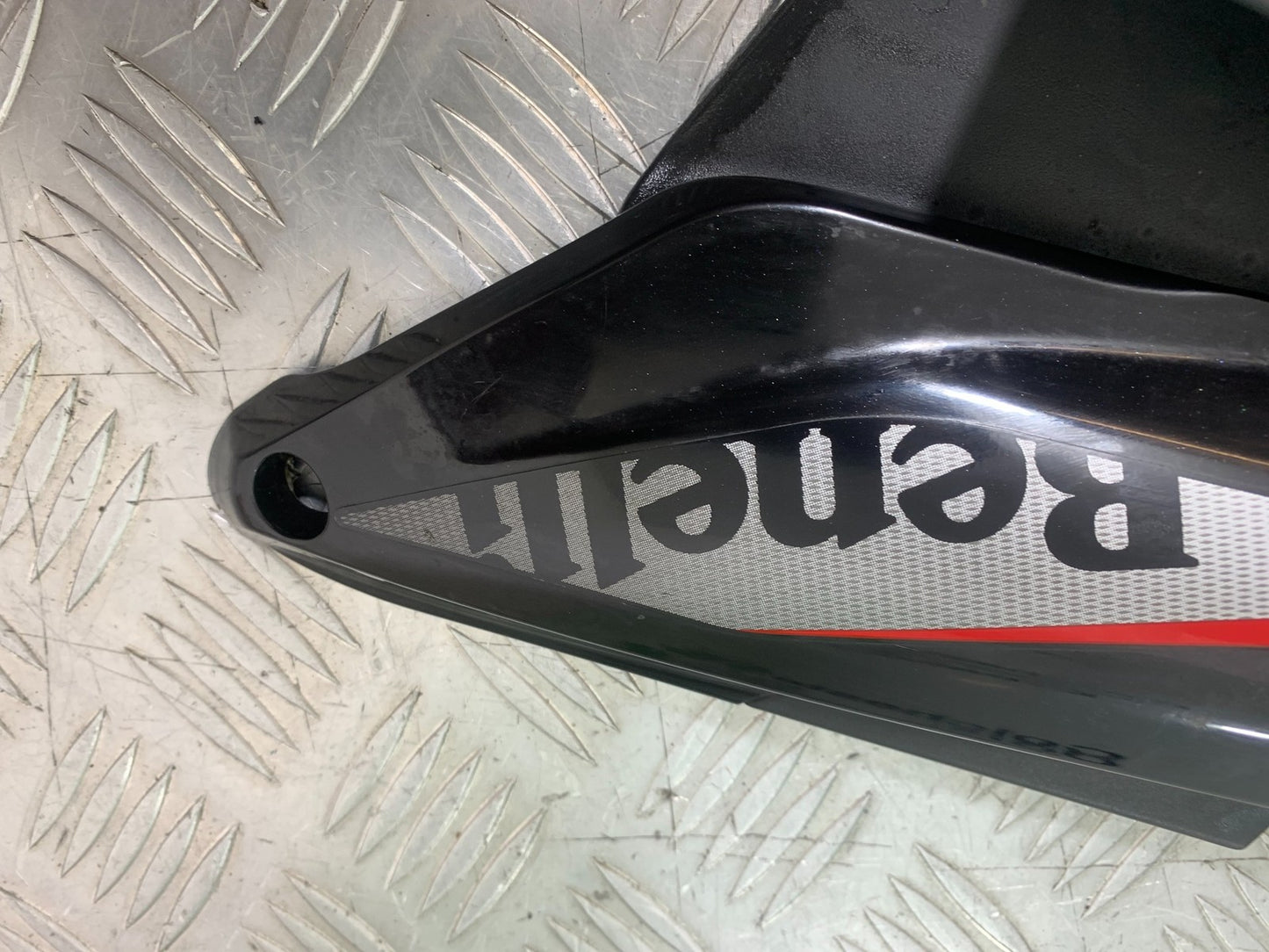 BENELLI BN125 BN 125 LEFT SIDE FAIRING   YEAR 2018-2021 (CMB1194)
