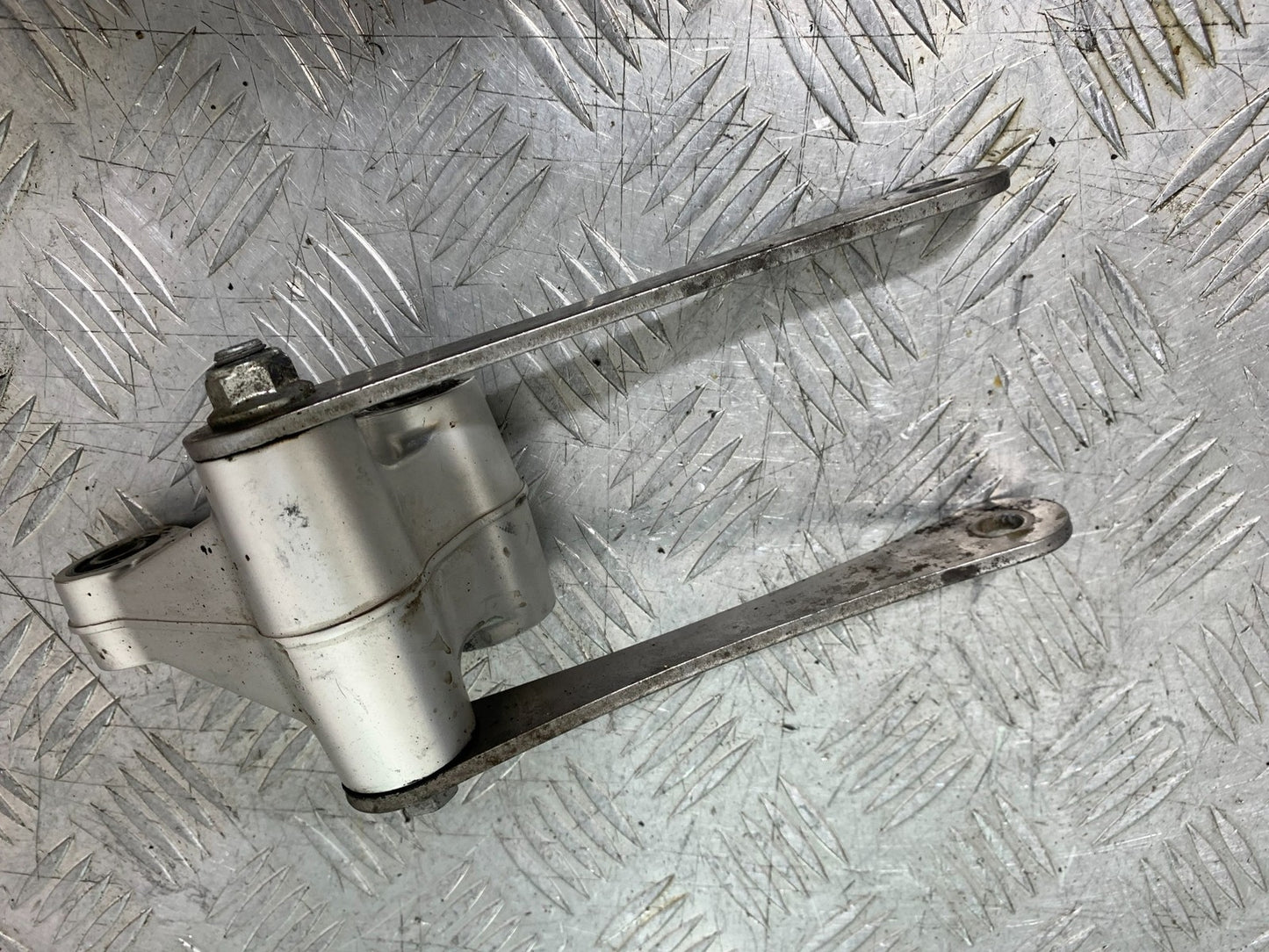 MV AGUSTA 675 F3 REAR SHOCK LINKAGE    YEAR 2012-2016 (CMB1302)