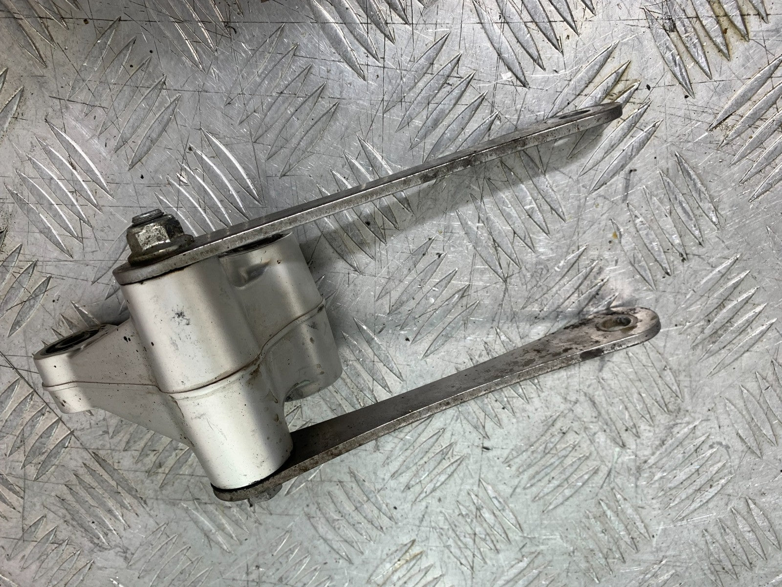 MV AGUSTA 675 F3 REAR SHOCK LINKAGE    YEAR 2012-2016 (CMB1302)