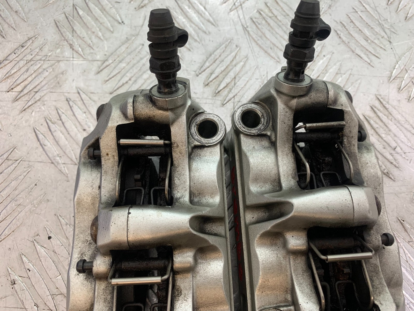 TRIUMPH SPEED TRIPLE R 1050 FRONT BRAKE CALIPERS  2009 (CMB1183)