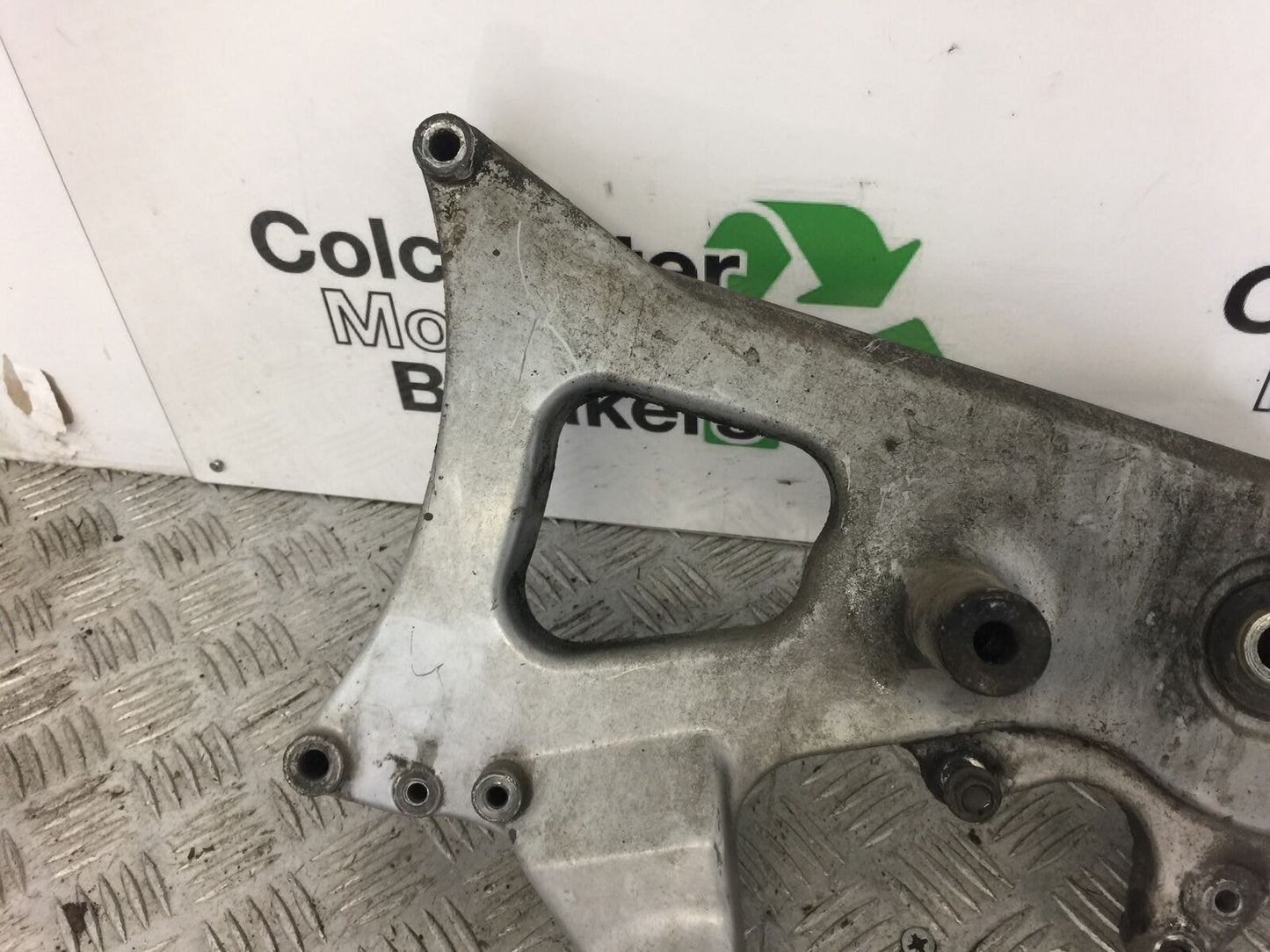 YAMAHA XMAX 125 XMAX-125 EXHAUST BRACKET   YEAR 2011