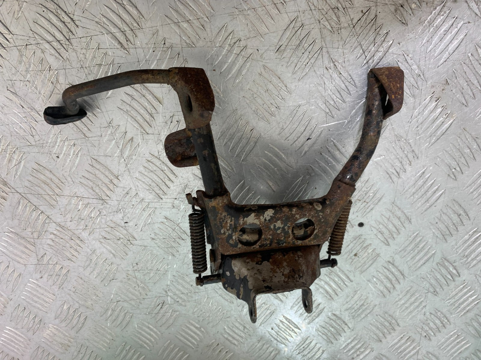 PIAGGIO VESPA LX50 LX S 50 CENTER STAND   YEAR 2007-2016 (CMB1290)