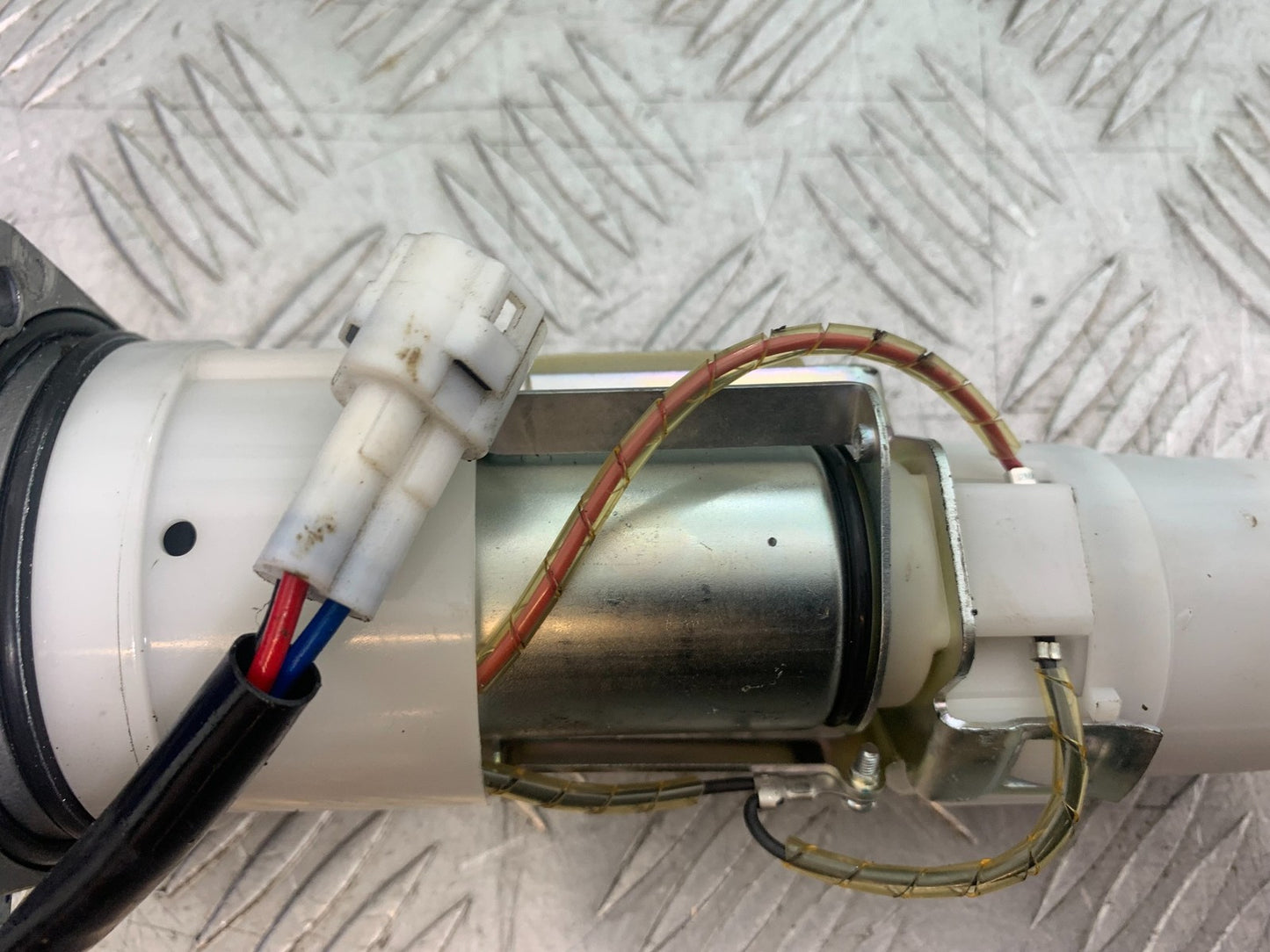 KTM 1290 SUPER DUKE R PETROL PUMP YEAR 2020-2024 (CMB1272)