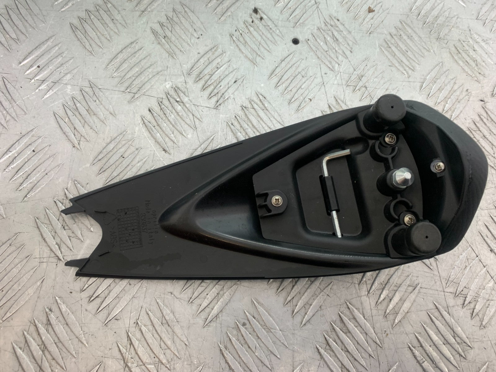 APRILIA TUONO 1000 V4R REAR SEAT COWL  YEAR 2011-13  (CMB1331)