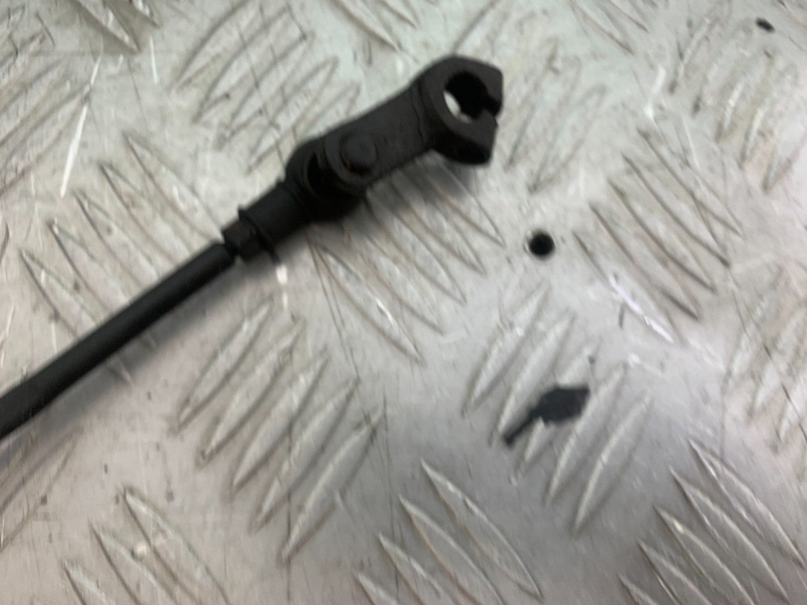 SINNIS HOODLUM 125 HANGER HANGER AND GEAR LEVER    YEAR 2021-2025 (CMB1196)
