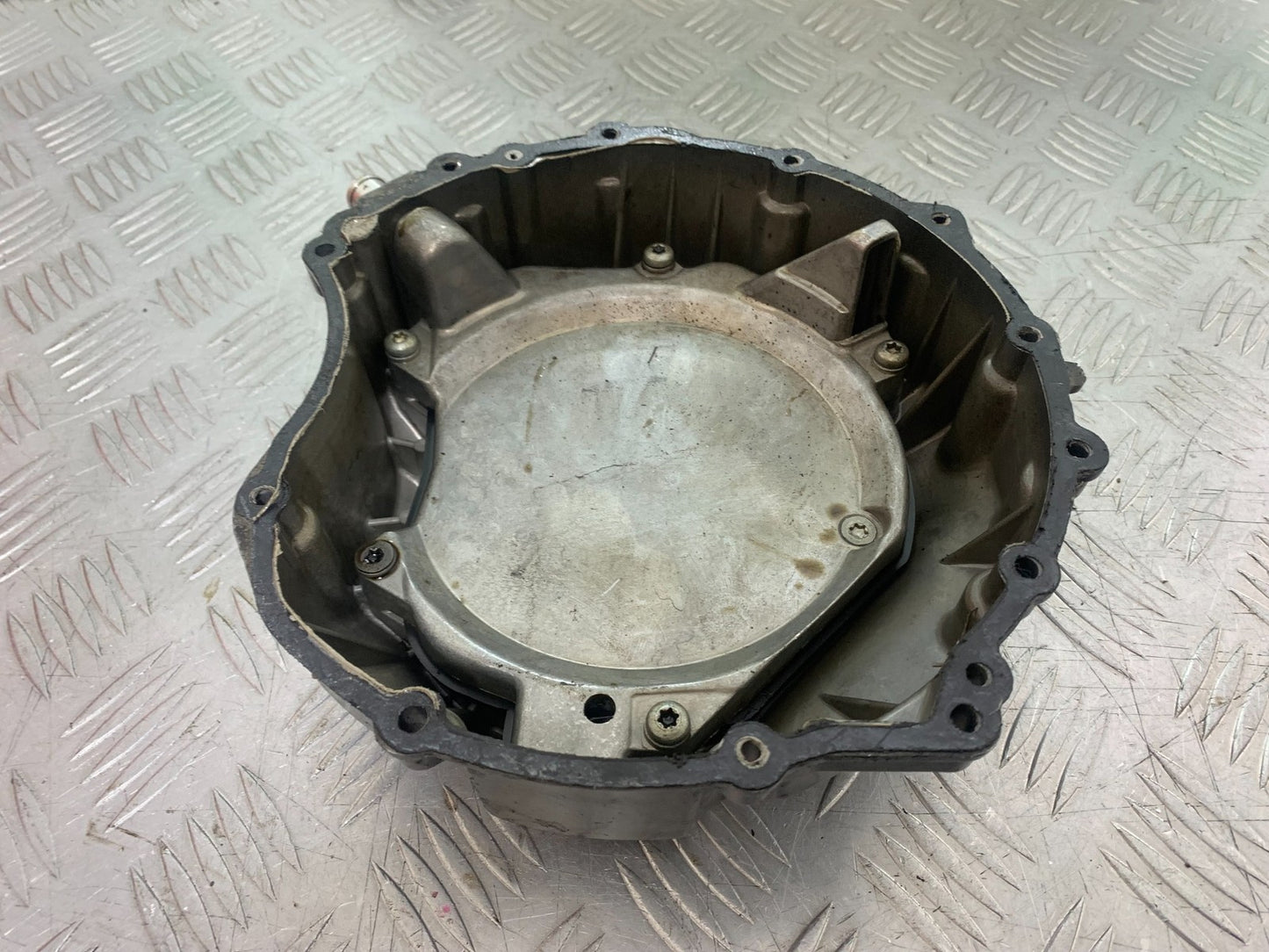 TRIUMPH TROPHY 900 ENGINE CLUTCH COVER YEAR 1991-95 (CMB1251)