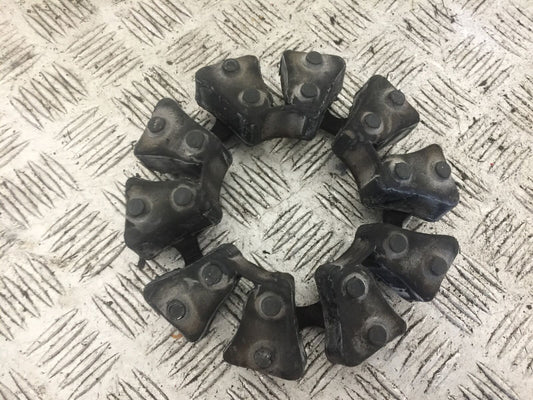 KAWASAKI Z750 ZR750 ZR-7S CUSH DRIVE RUBBERS YEAR 1999-05 (STOCK 707)