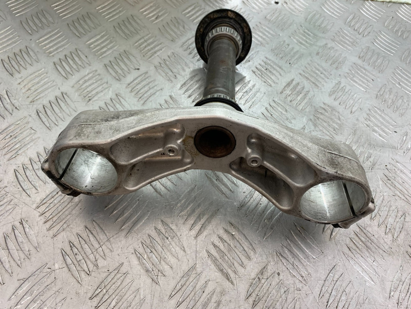 KAWASAKI GTR1400 GTR 1400 BOTTOM YOKE YEAR 2007-2009 (CMB1306)