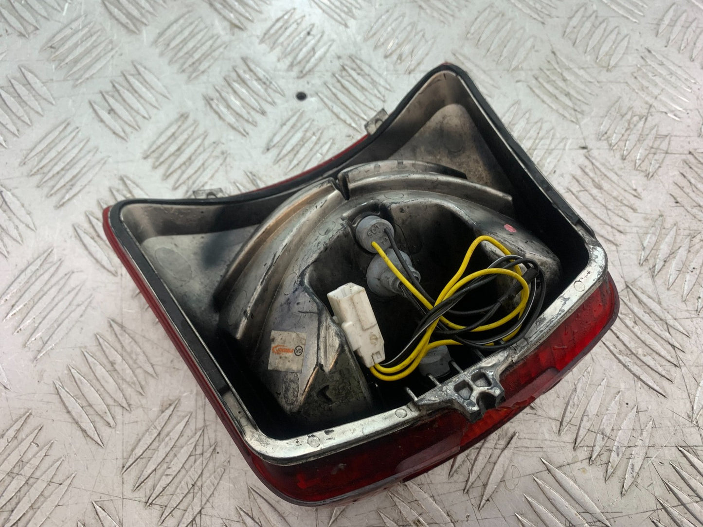 PIAGGIO VESPA GTS 125 REAR LIGHT   YEAR 2009-2014  (CMB1261)